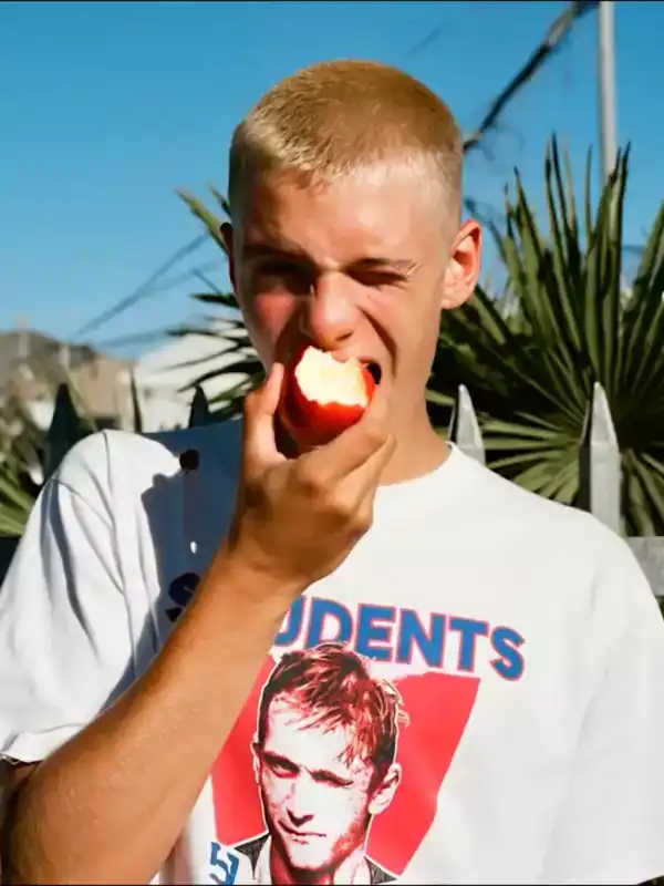 Loading the media file...