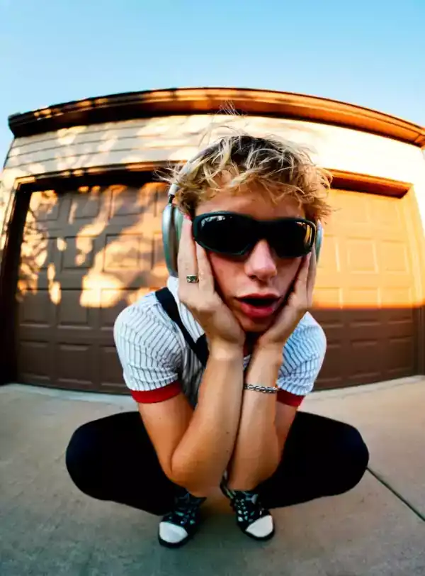 Loading the media file...