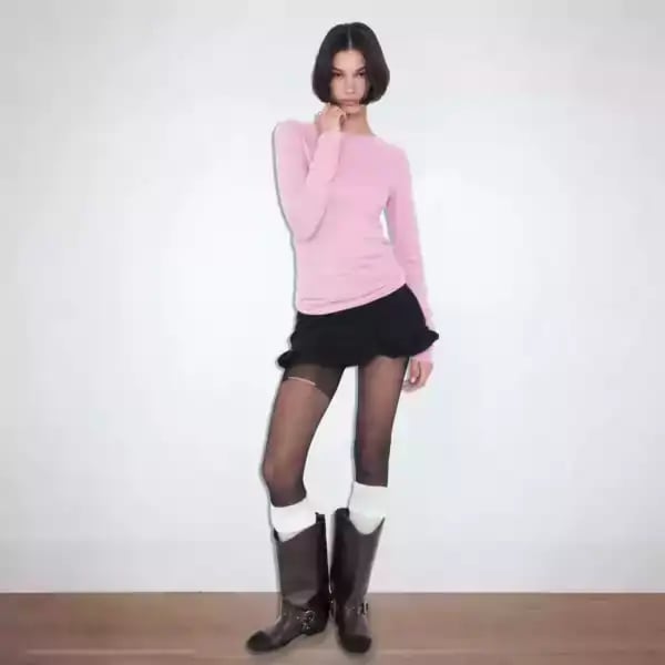 Create the ultimate digital collectible. Powered with Nano Banana Pro, this tool instantly transforms your portraits into hyper-realistic holographic stickers, complete with shimmering foil textures and applied to a gritty, vintage street mailbox for an authentic urban art look.