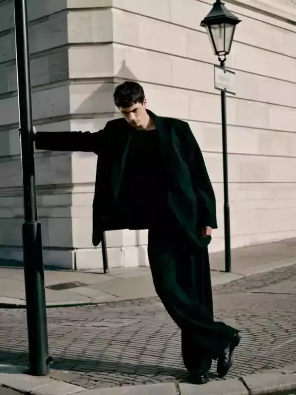 Loading the media file...