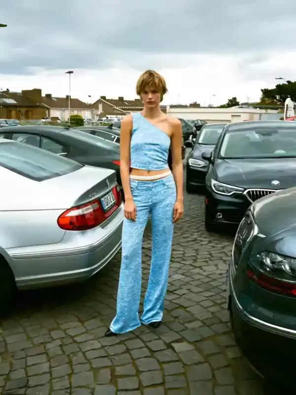 Loading the media file...