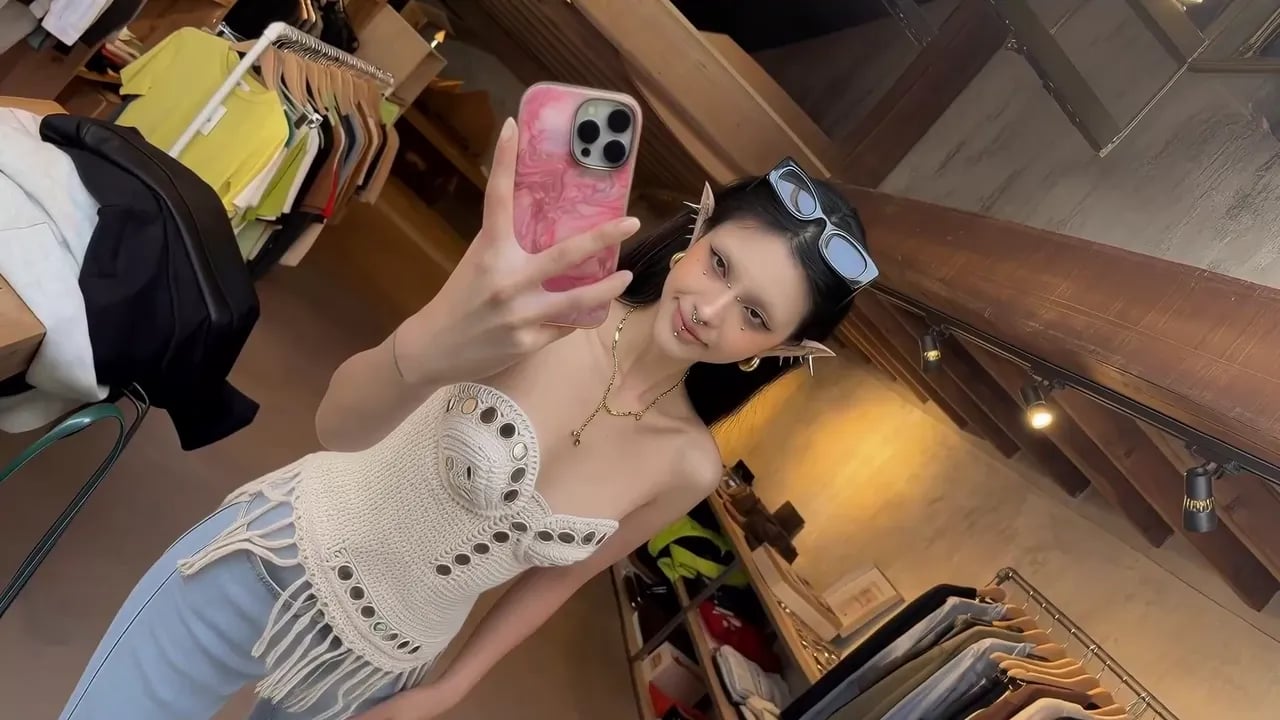 Loading the media file...