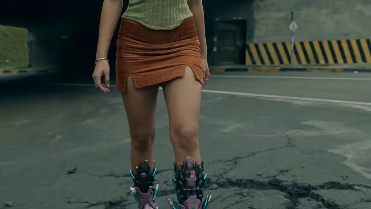 Loading the media file...