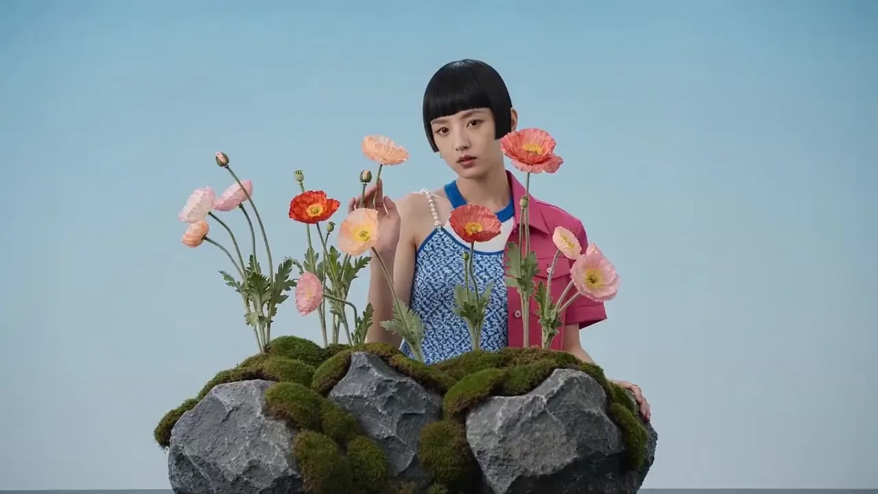 Loading the media file...